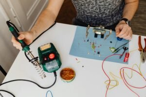 Sicherung rausgeflogen – was tun und wann lieber Finger weg?